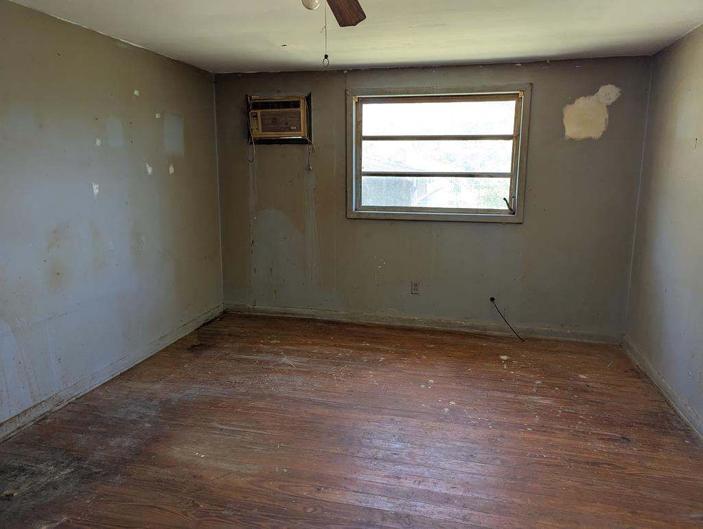 80 N Edwards, Newton, Alabama image 13