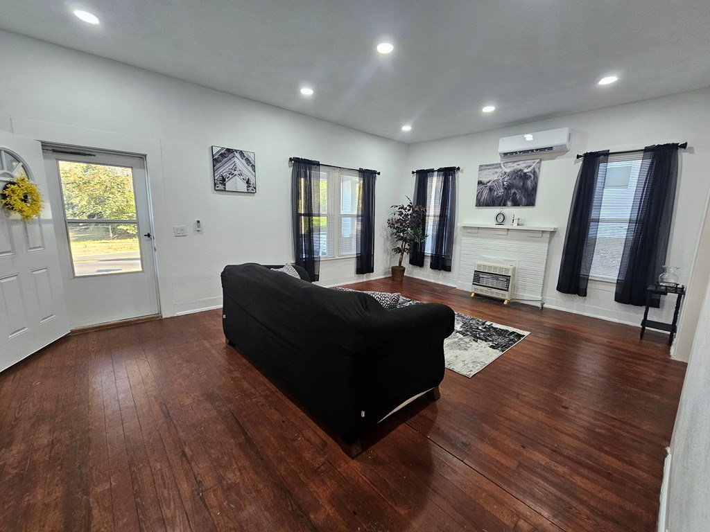1128 N Three Notch St, Troy, Alabama image 4