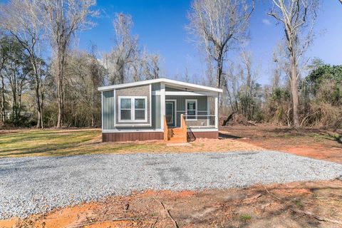 Mobile Home For Sale - 5698 S County Road 49<br/> Geneva County, Slocomb, AL 36375
