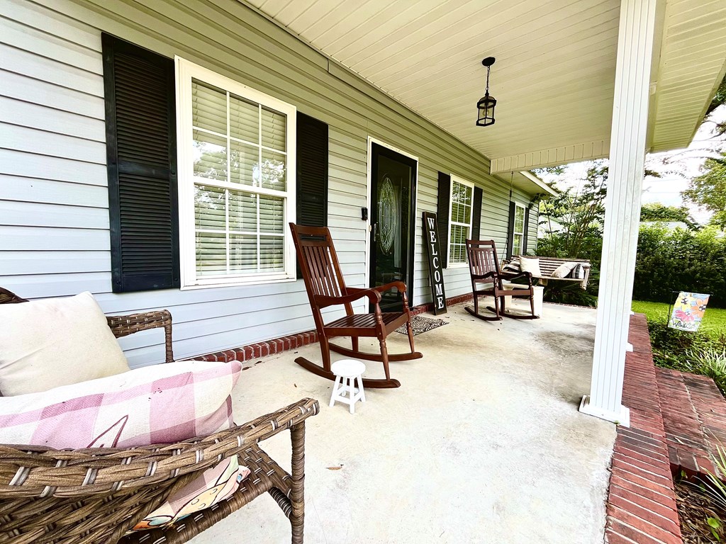 202 N Live Oak St, Geneva, Alabama image 2