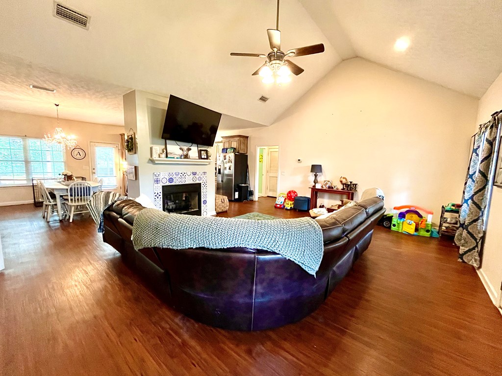 202 N Live Oak St, Geneva, Alabama image 7