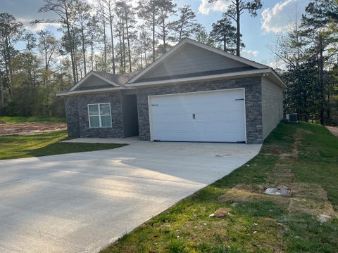 Homes For Sale - 113 Barefoot Bayou<br/> Eufaula, AL 36027