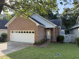 Homes For Rent - 118 Woodcreek Dr<br/> Dothan, AL 36301