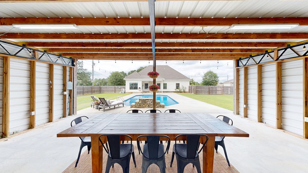 Dothan, Alabama 36301, United States, 4 Bedrooms Bedrooms, ,3 BathroomsBathrooms,Residential,Pending,189300