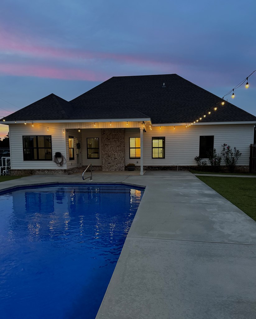 Dothan, Alabama 36301, United States, 4 Bedrooms Bedrooms, ,3 BathroomsBathrooms,Residential,Pending,189300