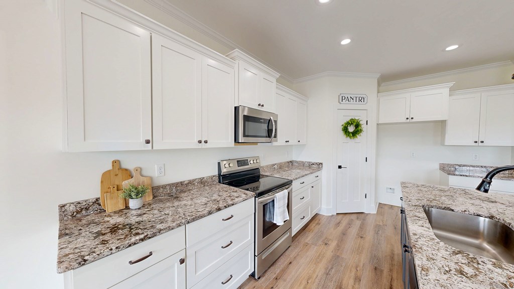 Dothan, Alabama 36301, United States, 4 Bedrooms Bedrooms, ,3 BathroomsBathrooms,Residential,Pending,189300