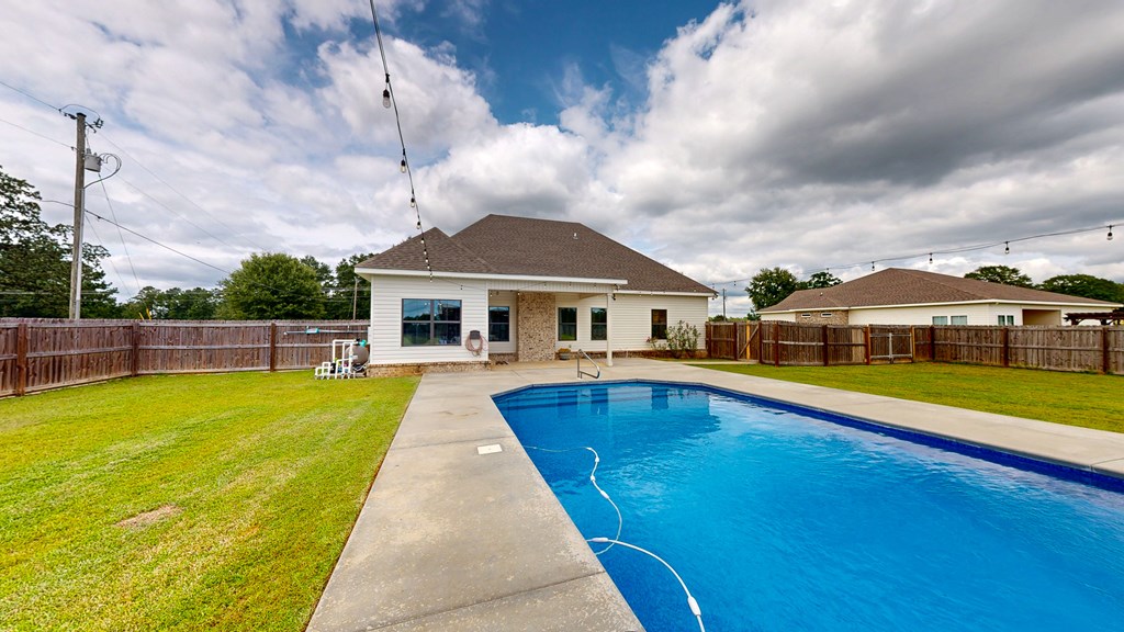 Dothan, Alabama 36301, United States, 4 Bedrooms Bedrooms, ,3 BathroomsBathrooms,Residential,Pending,189300