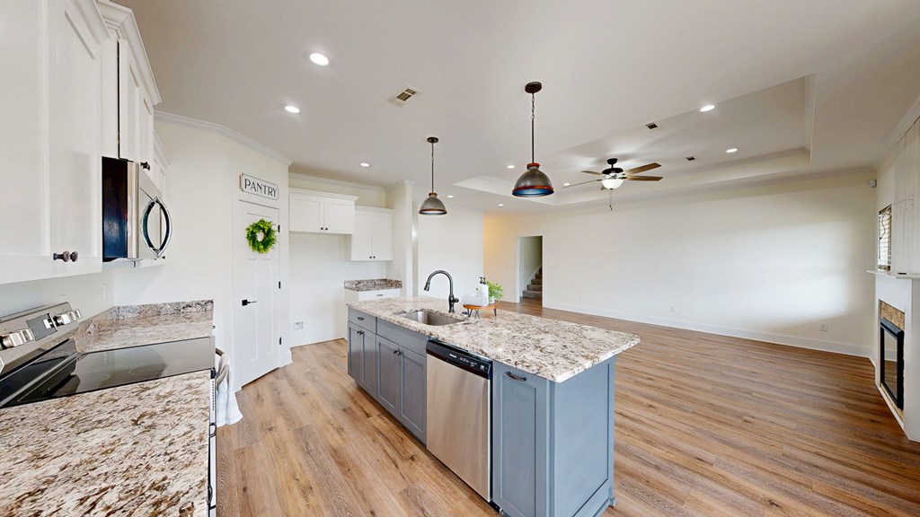 Dothan, Alabama 36301, United States, 4 Bedrooms Bedrooms, ,3 BathroomsBathrooms,Residential,Pending,189300