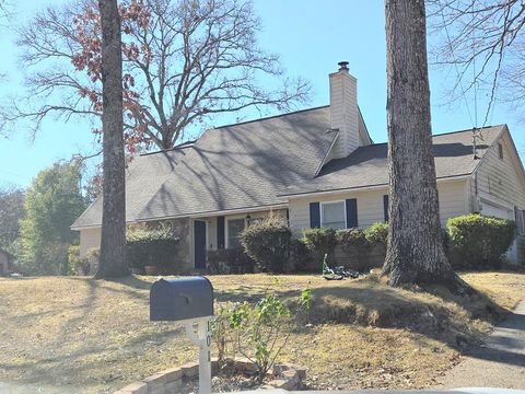 Homes For Sale - 101 W Liveoak Dr<br/> Coffee County, Enterprise, AL 36330