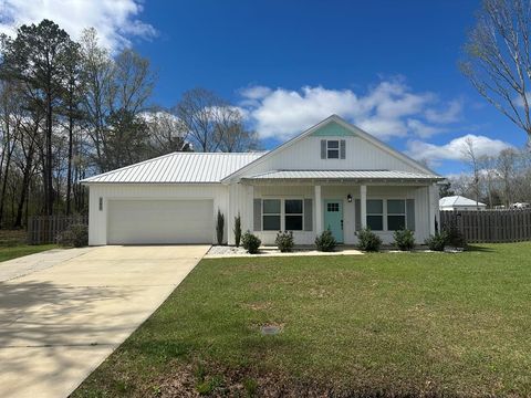 Homes For Sale - 266 Merritt Dr<br/> Slocomb, AL 36375