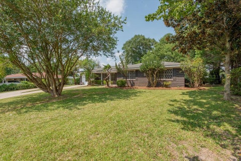 Homes For Sale - 310 Dixie Dr<br/> Coffee County, Enterprise, AL 36330
