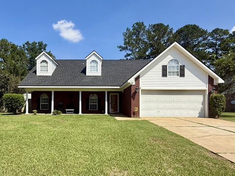 Homes For Sale - 113 Belton Dr<br/> Dothan, AL 36305
