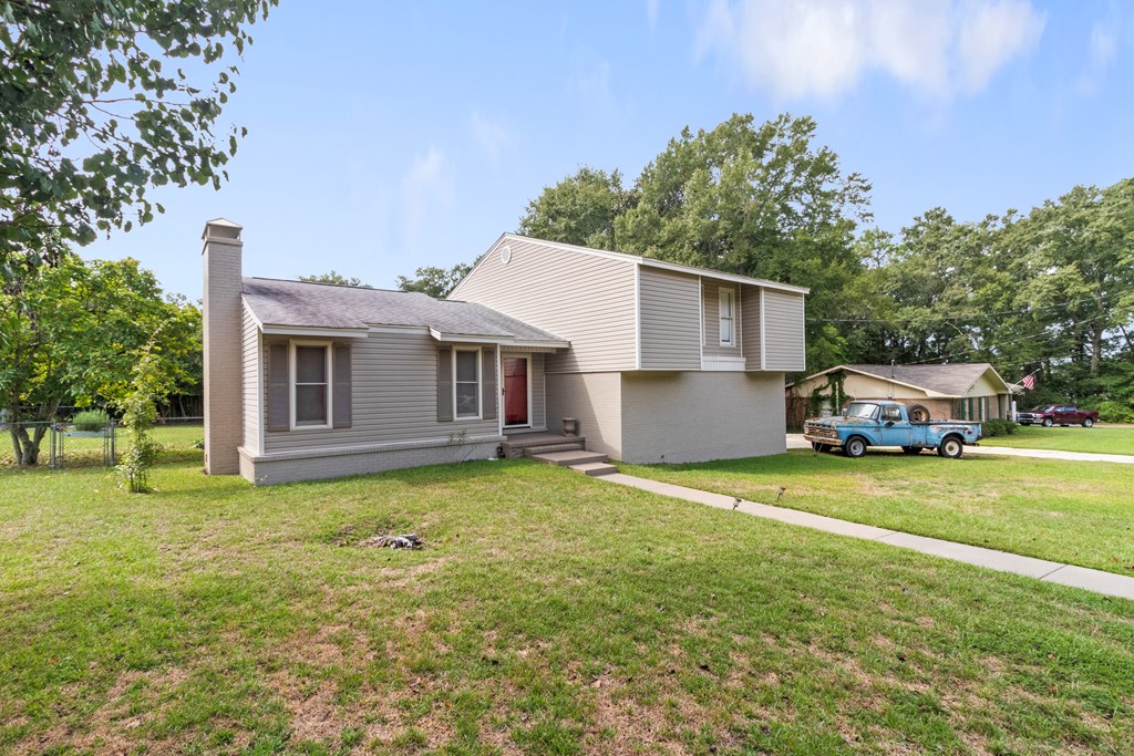 2109 Centenial Drive, Dothan, Alabama image 3