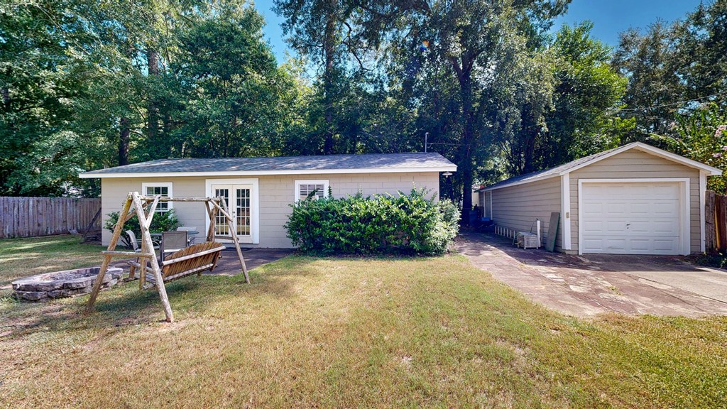 Dothan, Alabama 36303, United States, 3 Bedrooms Bedrooms, ,2 BathroomsBathrooms,Residential,Active,202668