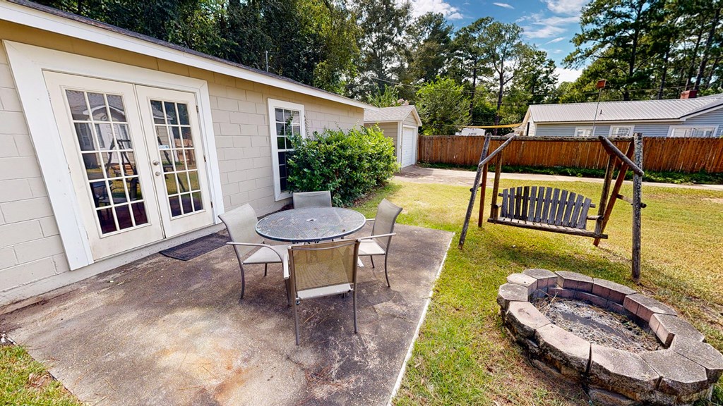 Dothan, Alabama 36303, United States, 3 Bedrooms Bedrooms, ,2 BathroomsBathrooms,Residential,Active,202668