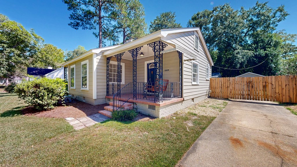 Dothan, Alabama 36303, United States, 3 Bedrooms Bedrooms, ,2 BathroomsBathrooms,Residential,Active,202668