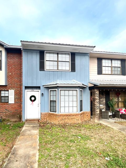 Homes For Sale - 126 Brian Court<br/> Daleville, AL 36322