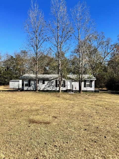 Homes For Sale - 609 Bartlett Loop<br/> Headland, AL 36345