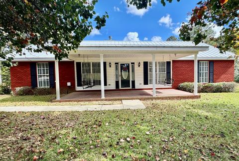 Homes For Sale - 11835 S Park Avenue<br/> Slocomb, AL 36375