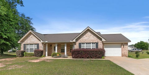 Homes For Sale - 154 Joe Walding Dr<br/> Midland City, AL 36350