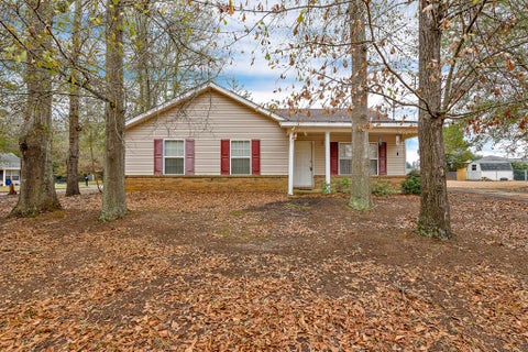 Homes For Sale - 174 Joe Walading Drive<br/> Midland City, AL 36350