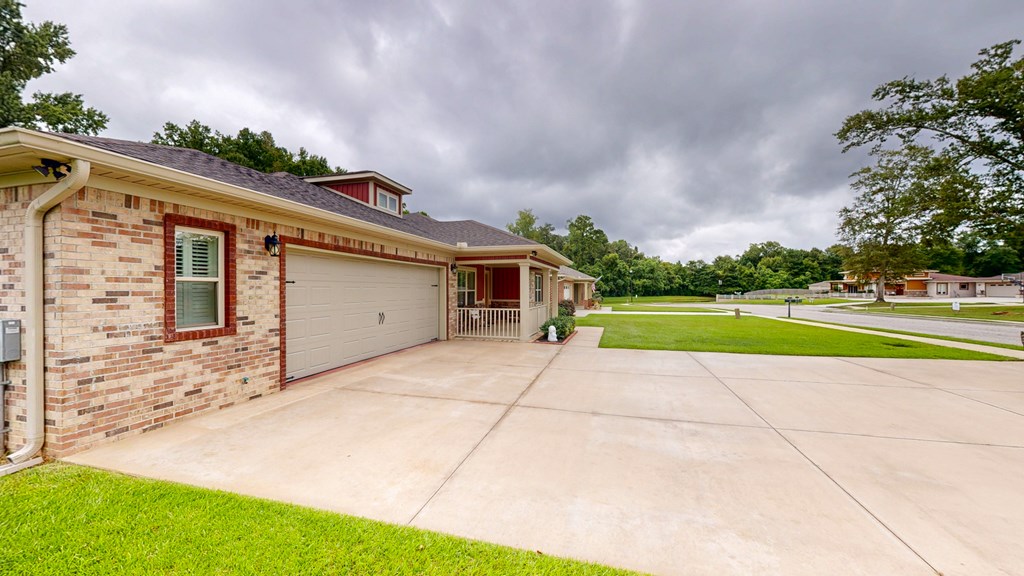 Dothan, Alabama 36301, United States, 3 Bedrooms Bedrooms, ,3 BathroomsBathrooms,Residential,Active,190228