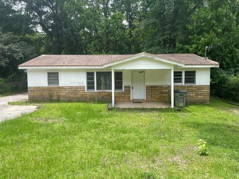 Homes For Sale - 20 Willa St<br/> Ozark, AL 36360