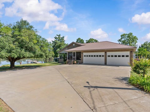 Homes For Sale - 32724 Bozeman Road<br/> Covington County, Dozier, AL 36028