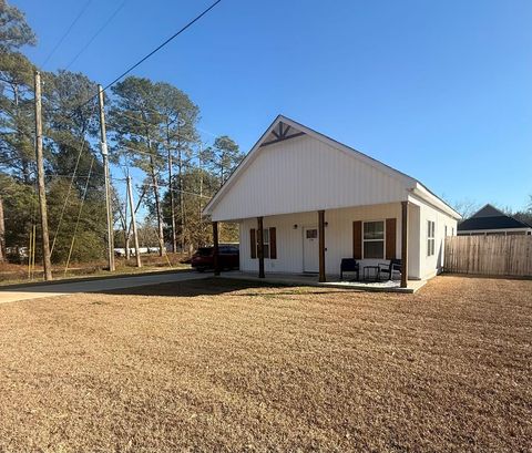 Homes For Sale - 226 Loveless<br/> Geneva County, Hartford, AL 36344