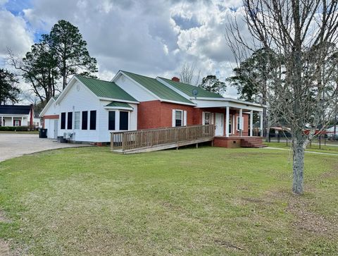 Homes For Sale - 209 W Main Street<br/> Geneva County, Hartford, AL 36344