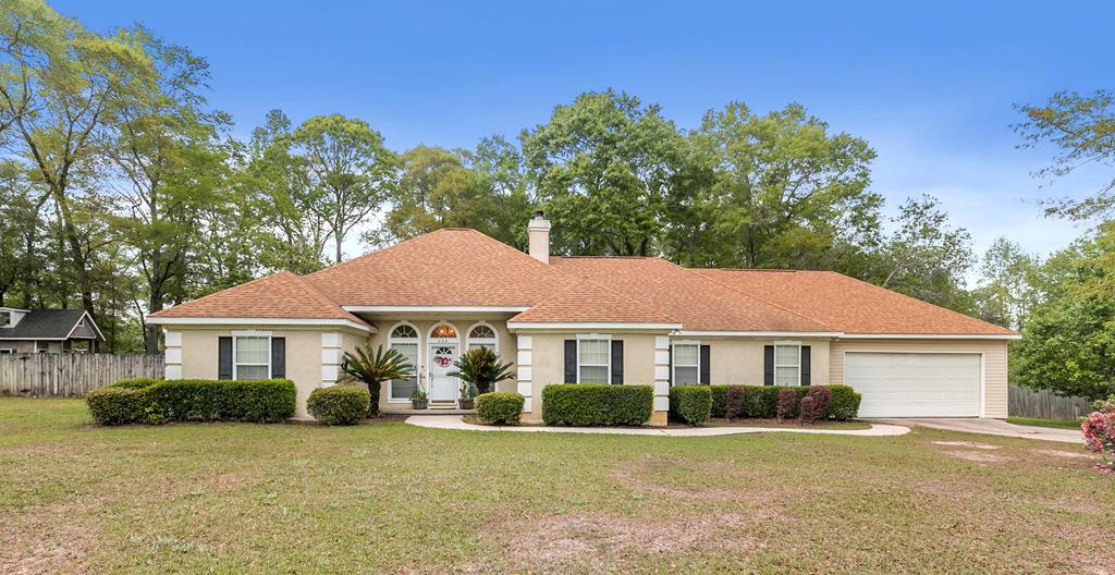 208 Willow Oaks Drive, Headland, Alabama image 1