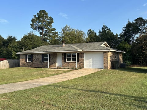 Homes For Sale - 3020 Nottingham Way<br/> Dothan, AL 36305