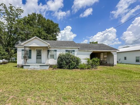 Homes For Sale - 6569 E State Highway 52<br/> Geneva County, Hartford, AL 36344