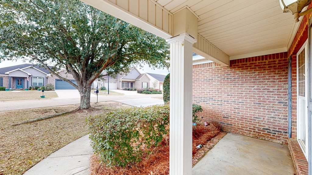 102 Gradic Lane, Dothan, Alabama image 2