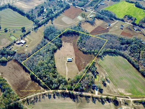 Homes For Sale - 650 Grady Garner Rd<br/> Slocomb, AL 36375