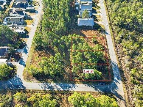 Photo of 916 NE 5th St, Carrabelle, FL 32322 (MLS # 320566)