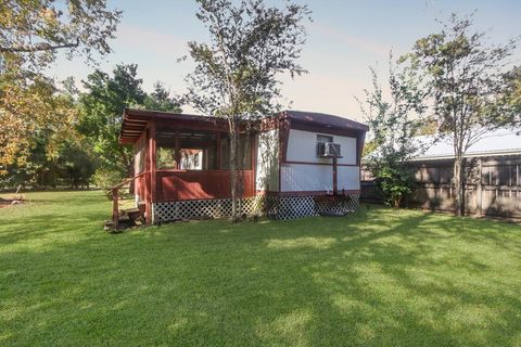 Photo of 712 Bryant Landing Rd, Wewahitchka, FL 32465 (MLS # 324483)