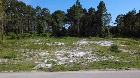 Photo of 812-816 NE 6th St, Carrabelle, FL 32322 (MLS # 328944)
