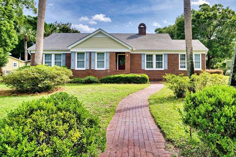 Photo of 9 11th St, Apalachicola, FL 32320 (MLS # 322079)