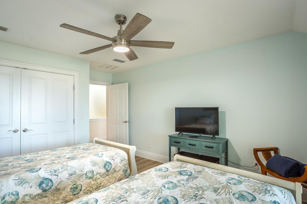 St. George Island, Florida, 32328, United States, 4 Bedrooms Bedrooms, ,4 BathroomsBathrooms,Residential,Active,1788582