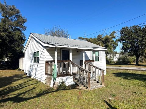 Photo of 2725 E 7th St, Panama City, FL 32401 (MLS # 328333)