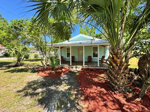 310 NW 9th St, Carrabelle, FL 32322 - MLS#: 317249