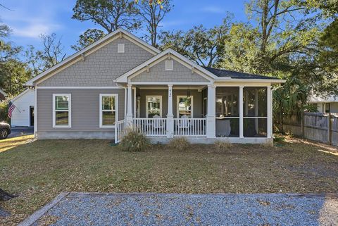 Photo of 72 13th St, Apalachicola, FL 32320 (MLS # 324786)