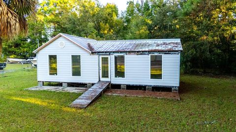Photo of 257 Hatfield St, Eastpoint, FL 32328 (MLS # 324290)