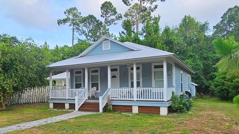 Photo of 142 Bay Colony Way, Apalachicola, FL 32320 (MLS # 324041)