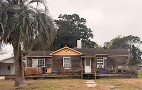 Photo of 110 Hunter Cir, Port Saint Joe, FL 32456 (MLS # 325136)