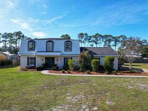 Photo of 2006 Monument Ave, Port Saint Joe, FL 32456 (MLS # 324918)