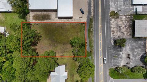Photo of 20 Island Dr, Eastpoint, FL 32328 (MLS # 322634)
