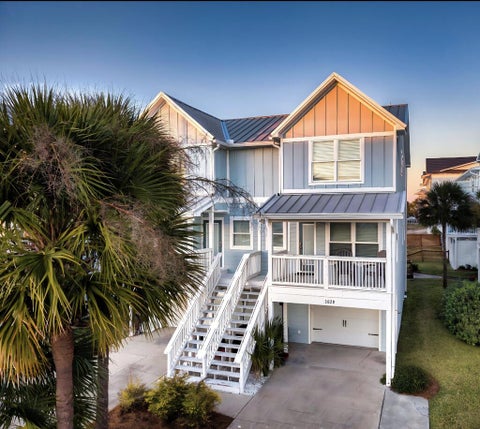 Photo of 102D Miramar Dr #D, Mexico Beach, FL 32456 (MLS # 329631)