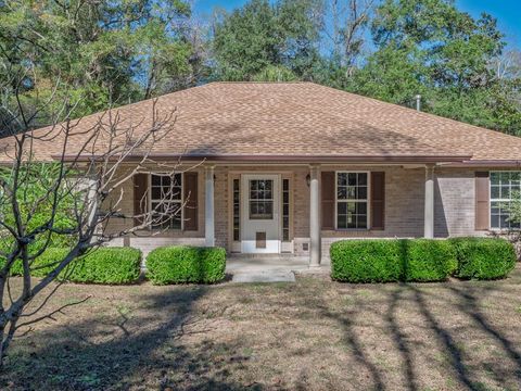 Photo of 1407 Shady Rest Rd, Havana, FL 32333 (MLS # 324749)